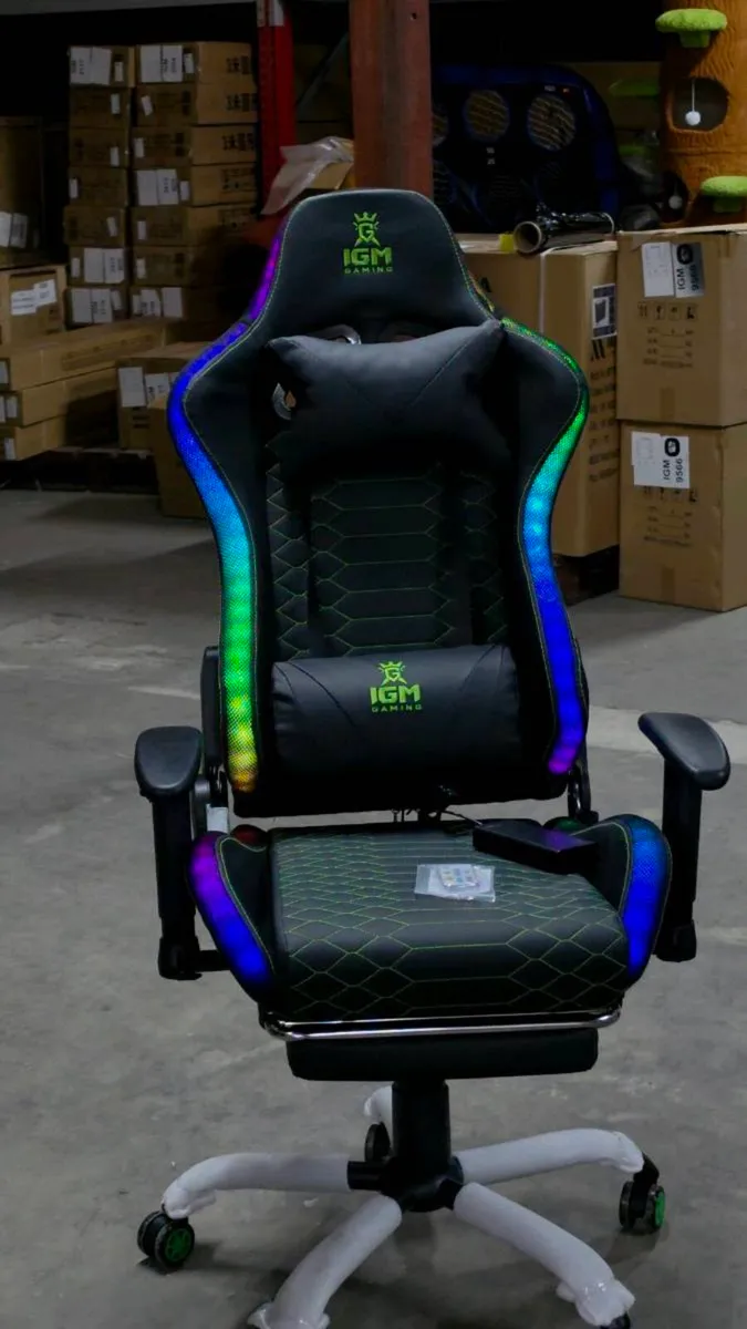 Gaming chair rgb with speakers brand new - Image 3