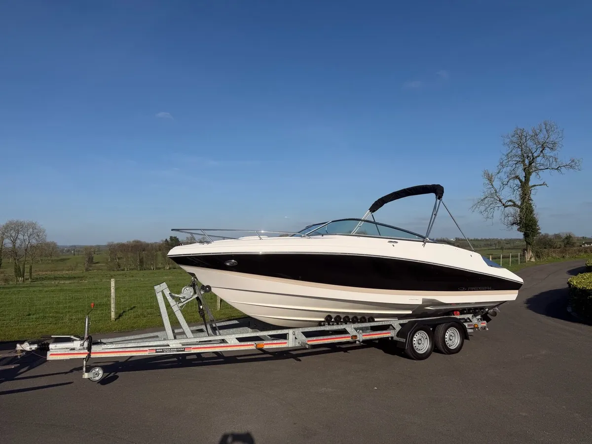 REGAL 2250 2015 SPORTS CUDDY - Image 1