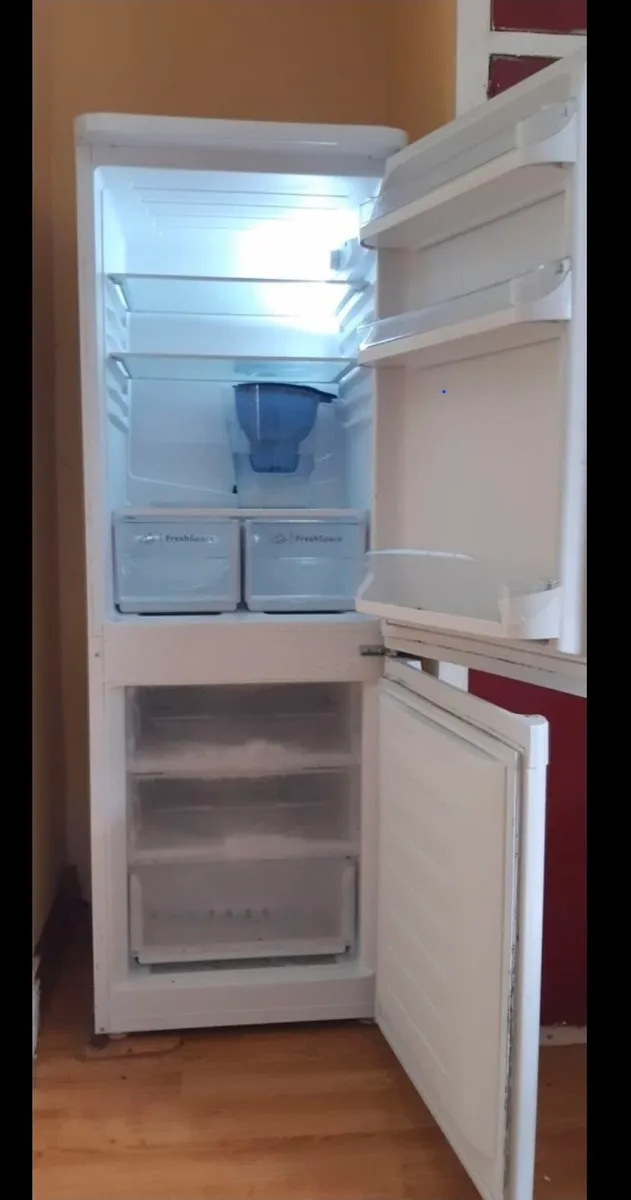 Fridge freezer Indesit - Image 1