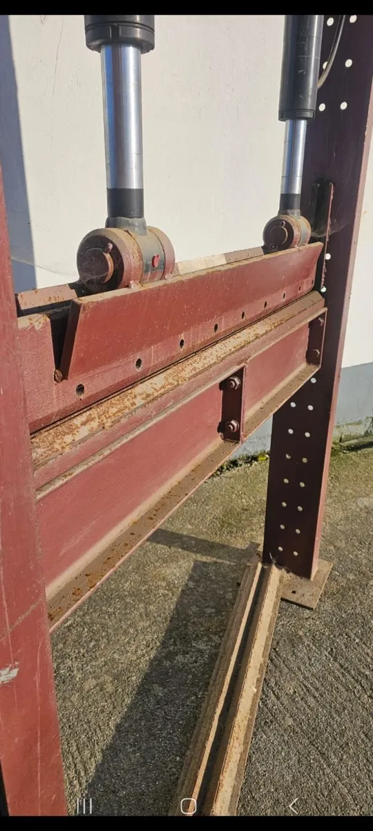 Hydraulic Folding Press - Image 3