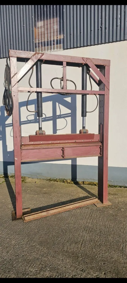 Hydraulic Folding Press - Image 1