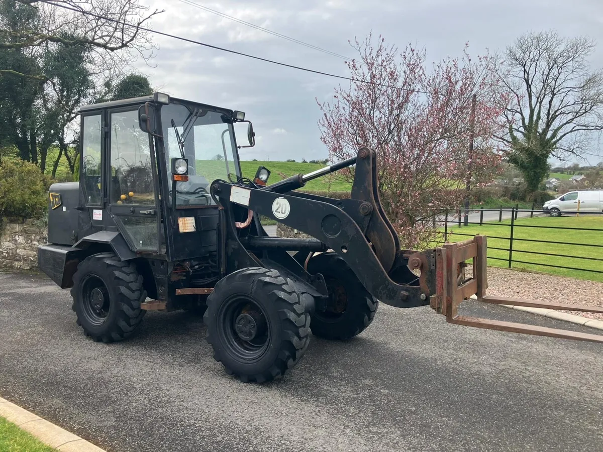 JCB LOADING SHOVEL - Image 1
