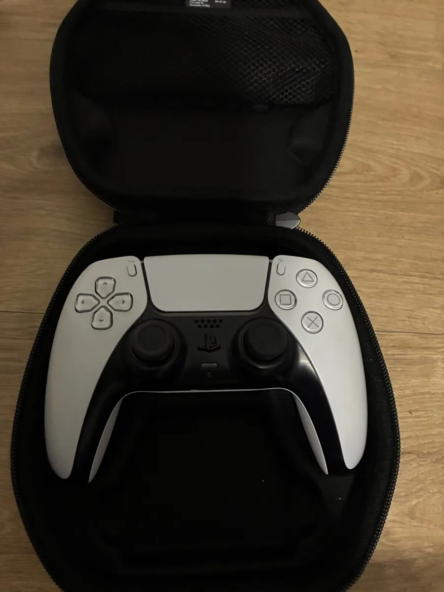 Sony PlayStation 5 (Digital) + Game + Controller - Image 3