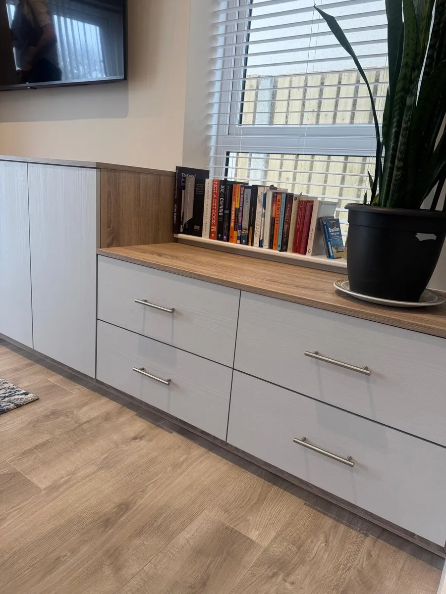 Media wall units - Image 3