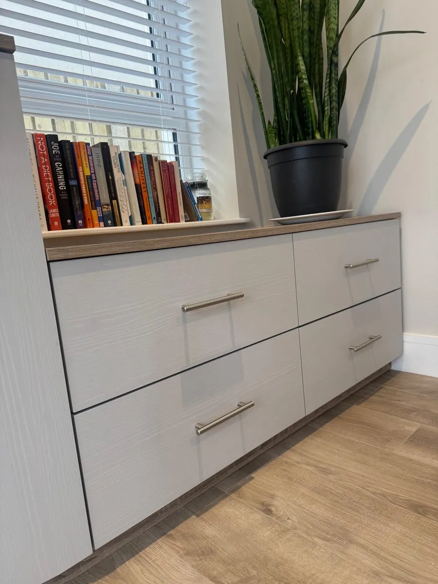 Media wall units - Image 4