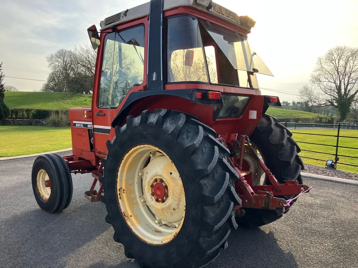 International 885 XL 2 WD - Image 3
