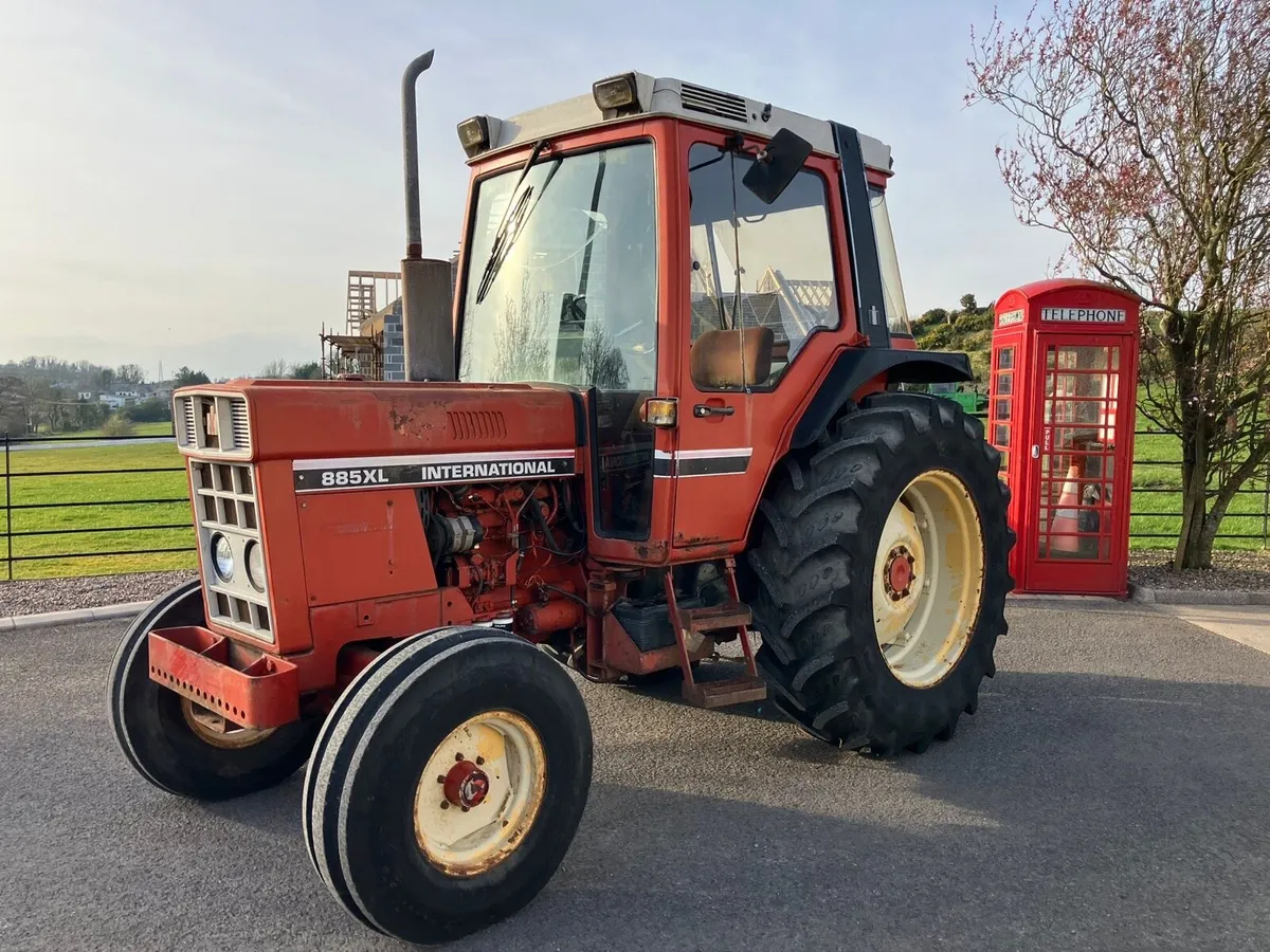International 885 XL 2 WD - Image 1