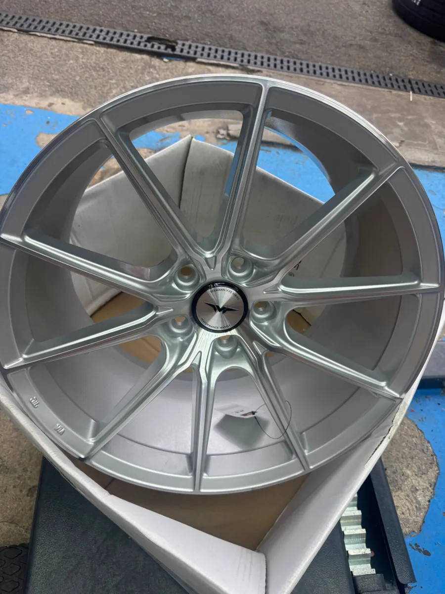 18” veemann vfs48 5x112 9.0”  www.fkalloys.ie
