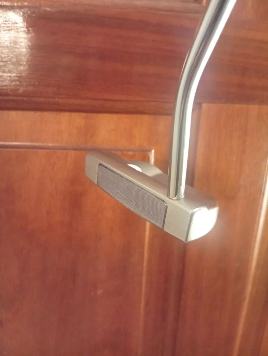 Scotty Cameron Select Mallet 1 34 Inch as New - Image 2
