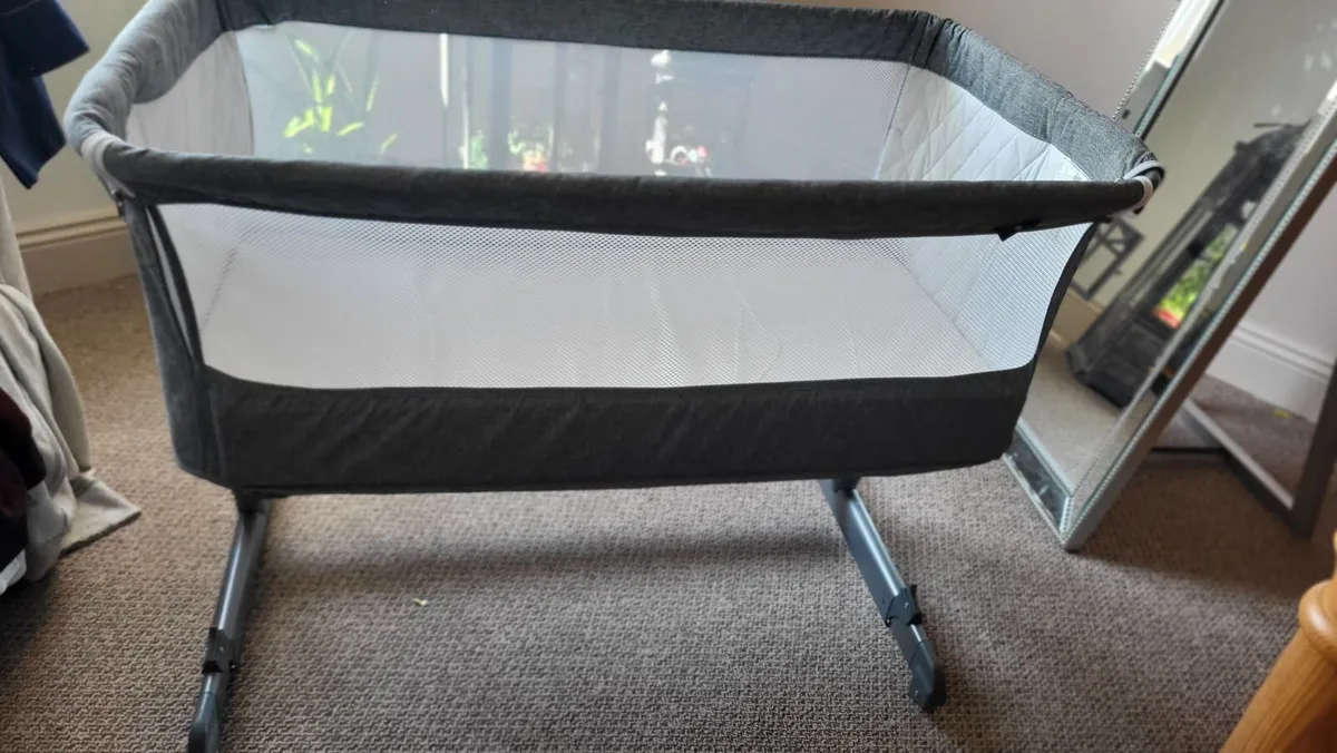 Cozi Sleeper baby cot - Image 1