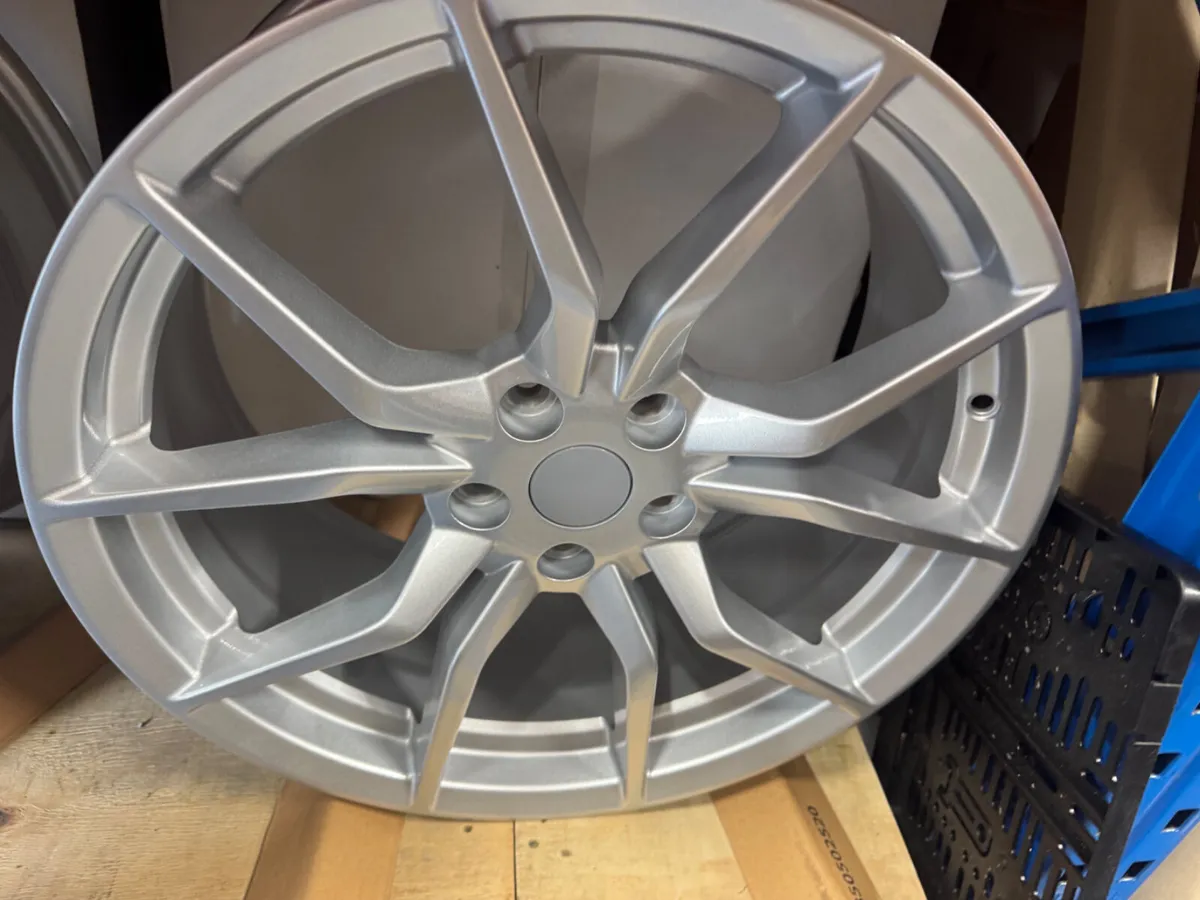 18”Ford focus rs silver 5x108 alloy and tyres