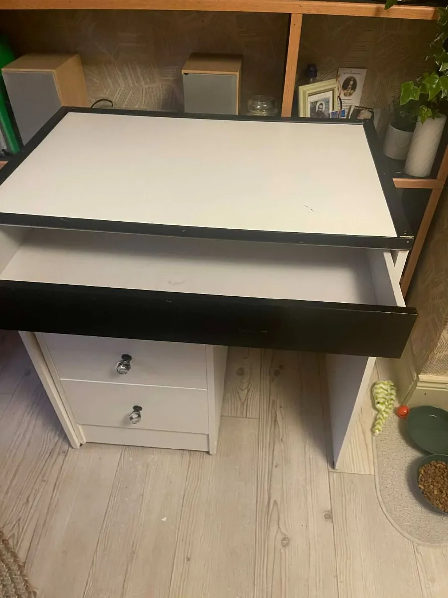 desk and drawers - Image 3