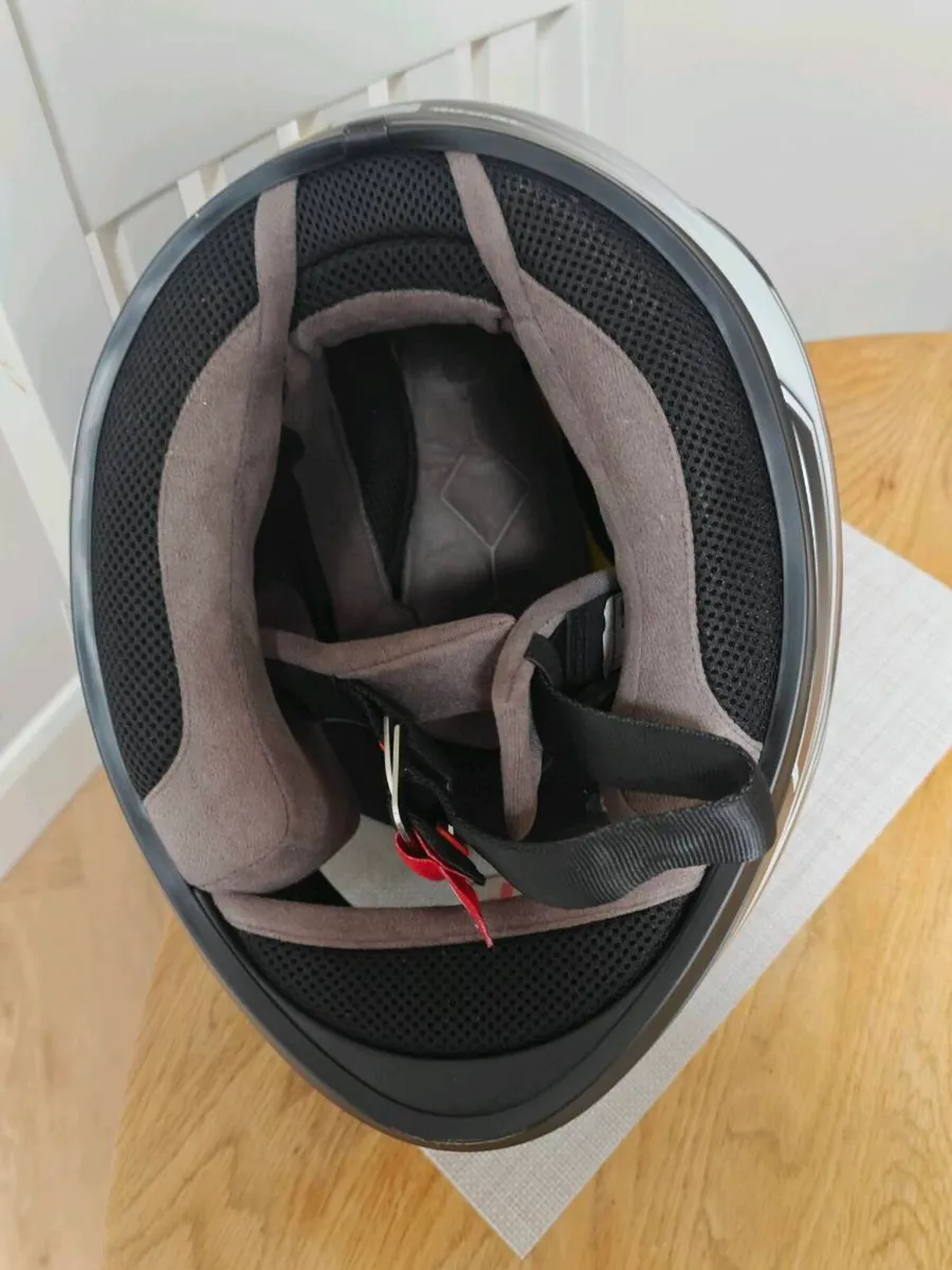 HELMET QUALIFIER DLX MIPS
SIZE-S 55-56cm - Image 3