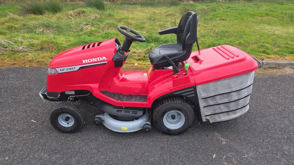 Honda 2417 Lawnmower New condition - Image 2