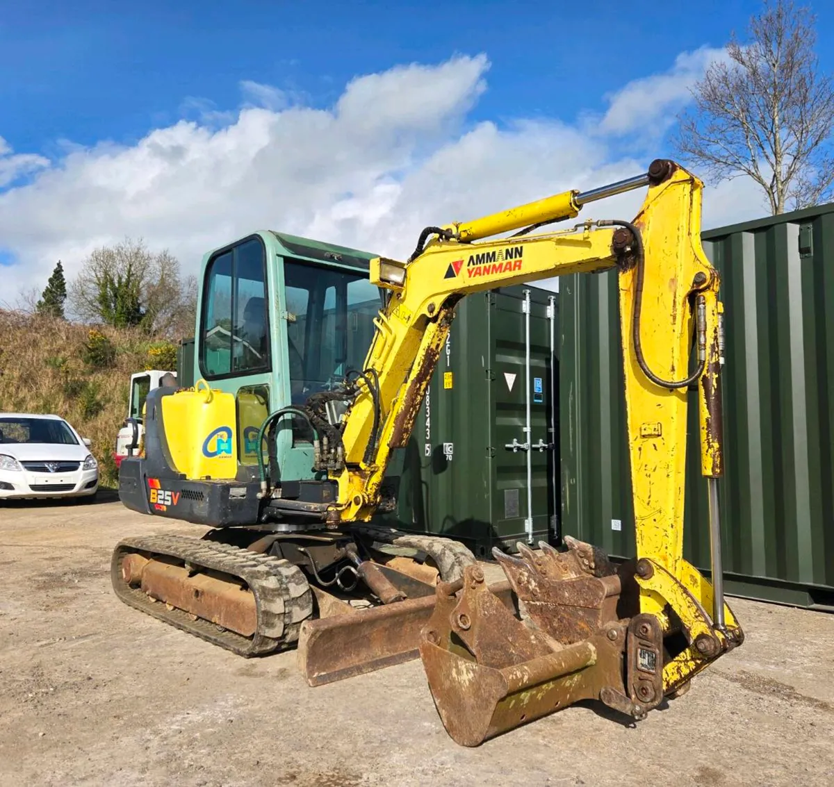 Yanmar B25V 2007 Mini Digger Excavator. 3 Buckets! - Image 1