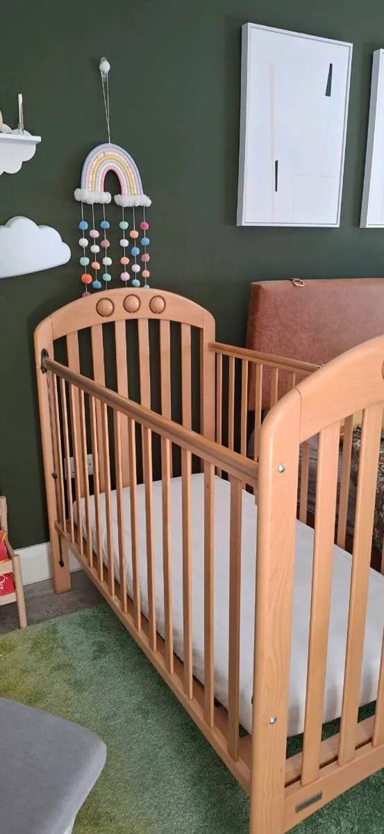 Cot mamas and papas - Image 1