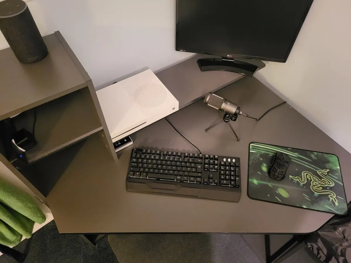 Gaming desk - Image 2