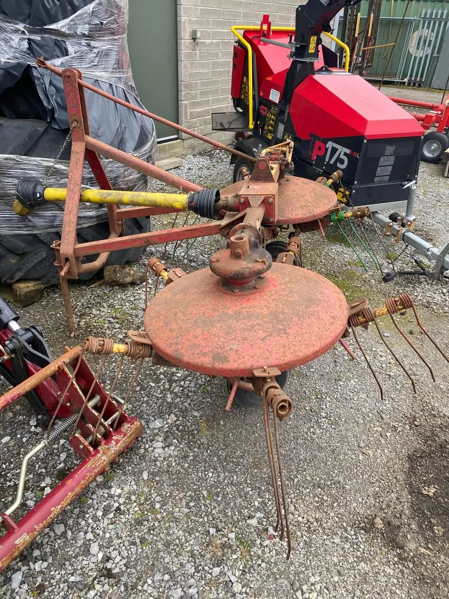 Vintage New Holland Tedder - Image 1