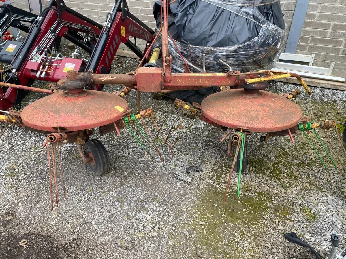 Vintage New Holland Tedder - Image 2