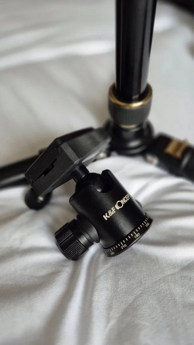 K & F Concept Tripods with 2 Panoramic Heads - Image 2