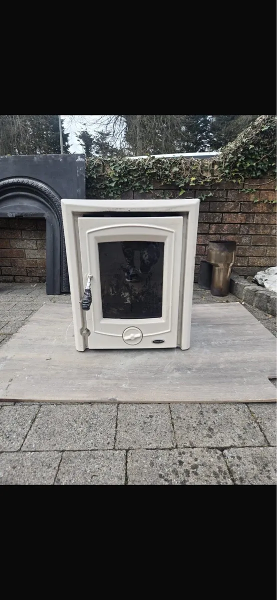 Henley 4-6 KW insert stove - Image 2