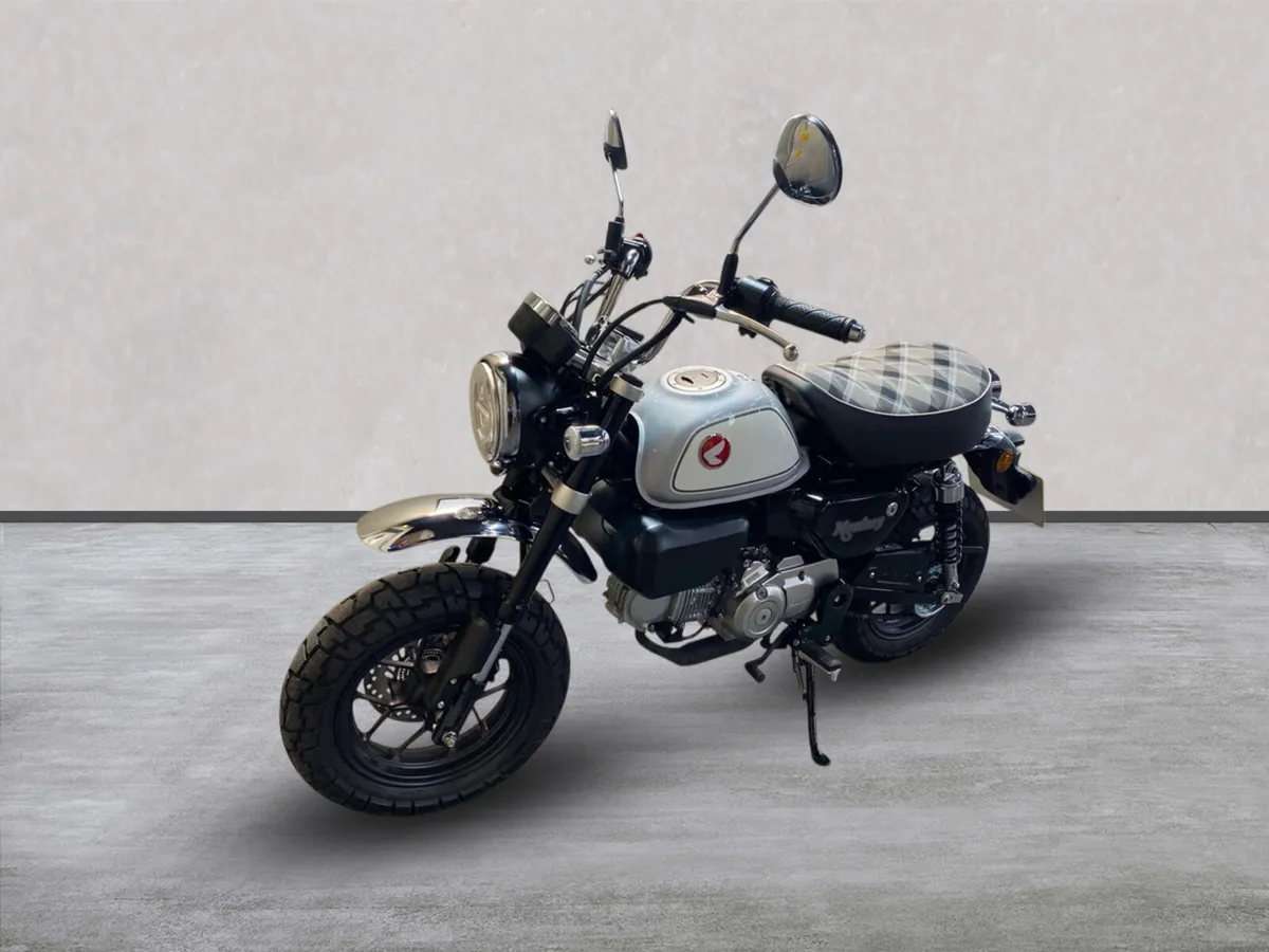 Honda Z 125 Monkey with 253 Miles, Apr 24 NI Reg - Image 4