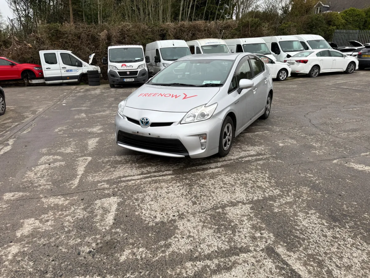 2015 Toyota Prius 1.8 Hybrid Automatic - Image 2