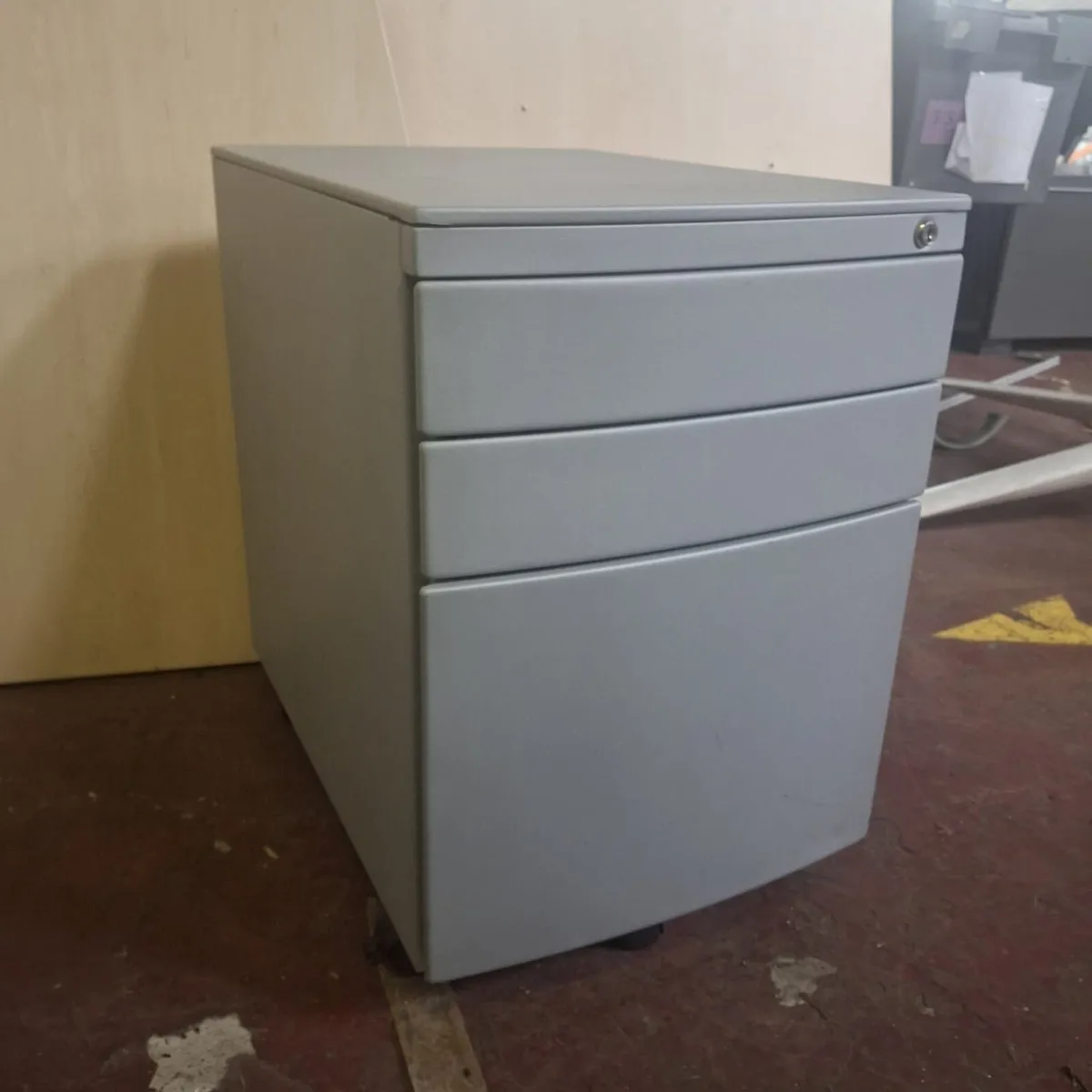 Metal Office Drawer Unit | 3 Drawer | Lockable | - Image 2