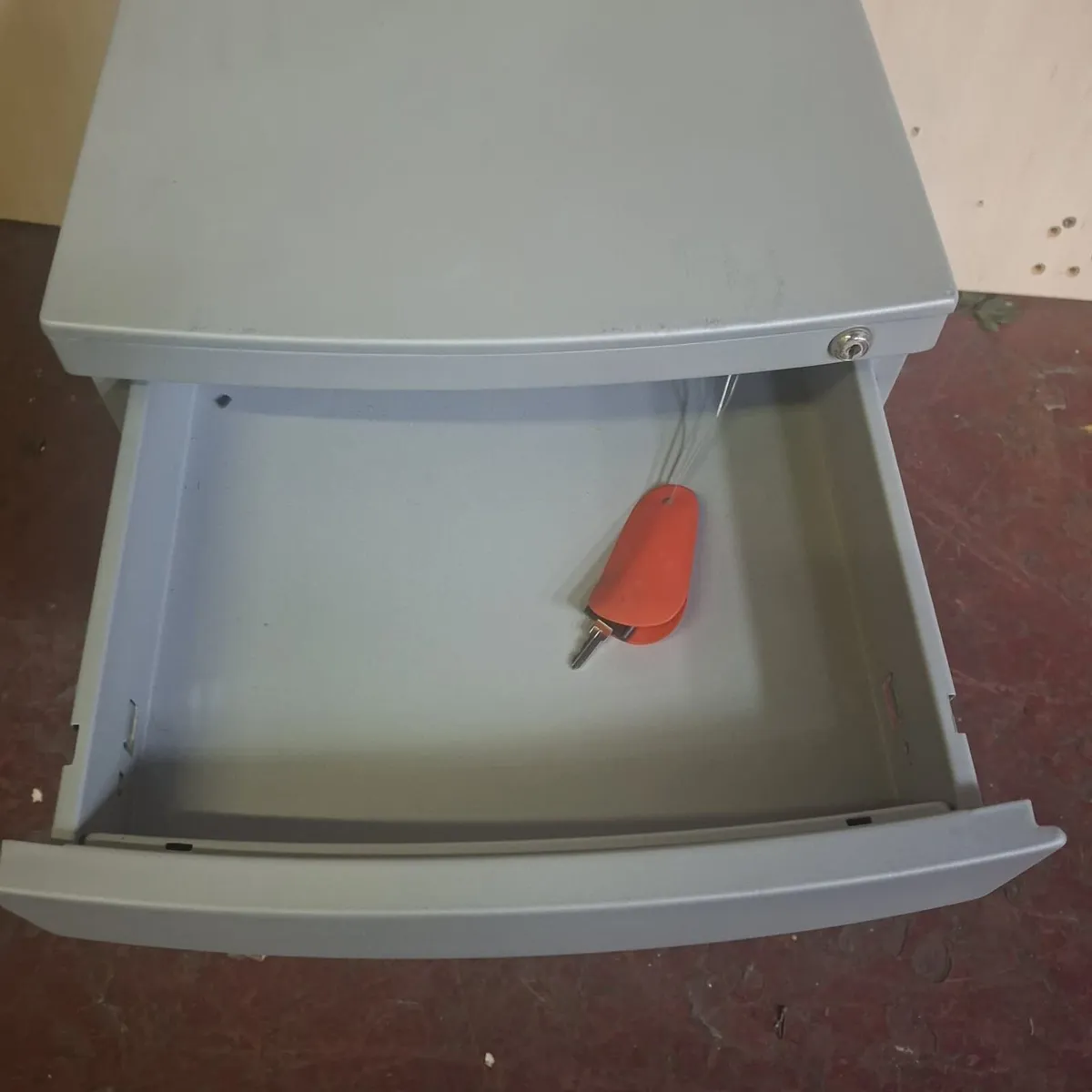 Metal Office Drawer Unit | 3 Drawer | Lockable | - Image 1