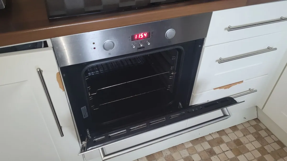 Zanussi Built-In Oven - Image 2