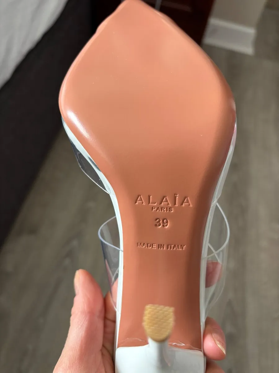 Alaia Coeur Patent Mules - Image 2