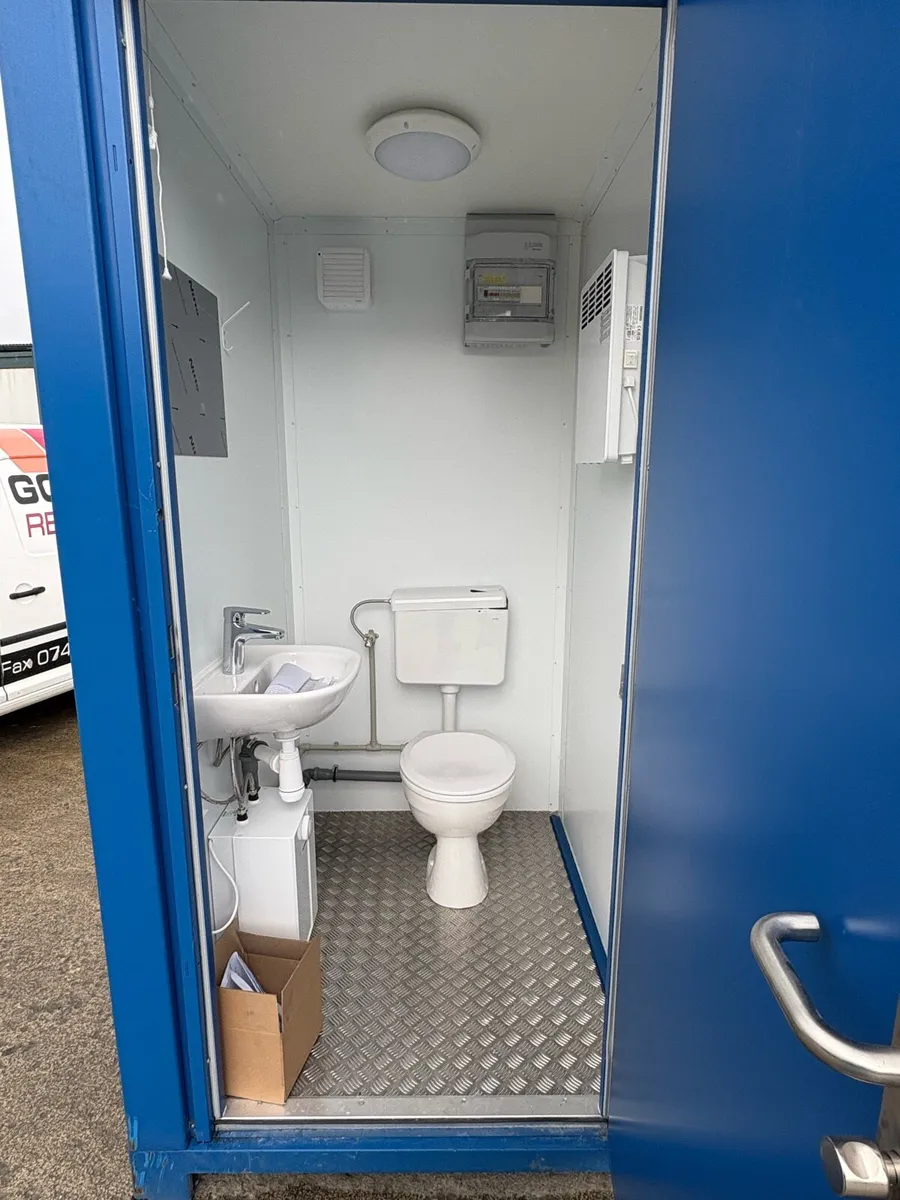 4x4 Toilet Block - Image 2