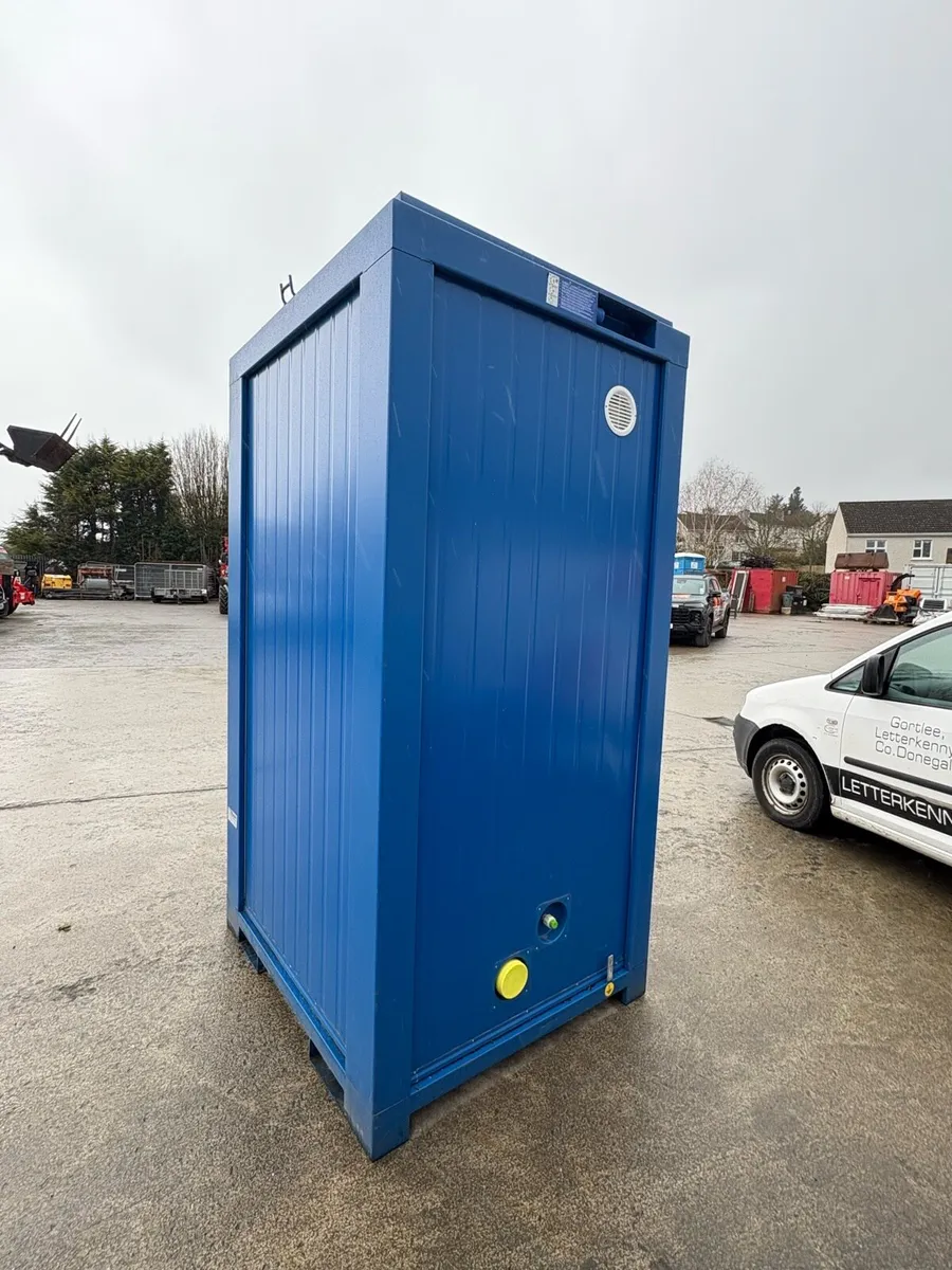 4x4 Toilet Block - Image 4