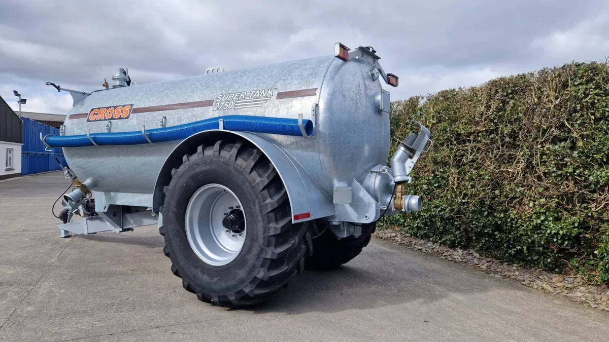 2750 Tanker - Image 2