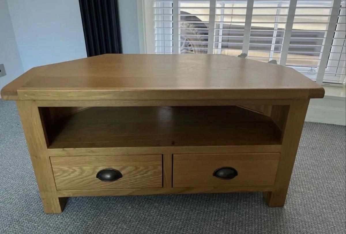 Corner tv unit