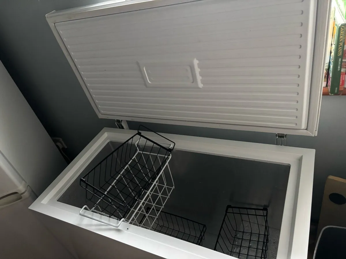 Chest Freezer - Image 2