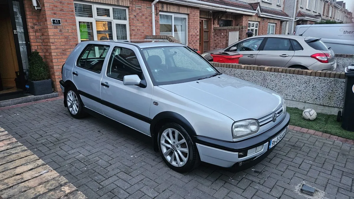 Volkswagen Golf 1996 - Image 1