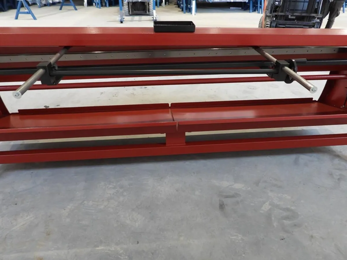 sheet metal guillotine 3050mm-1.2mm steel - Image 2