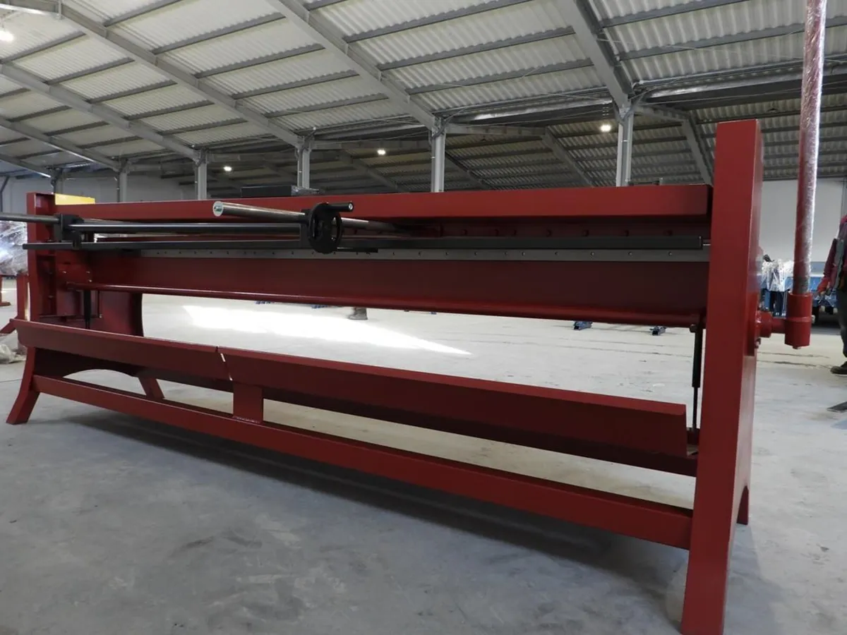 sheet metal guillotine 3050mm-1.2mm steel - Image 3