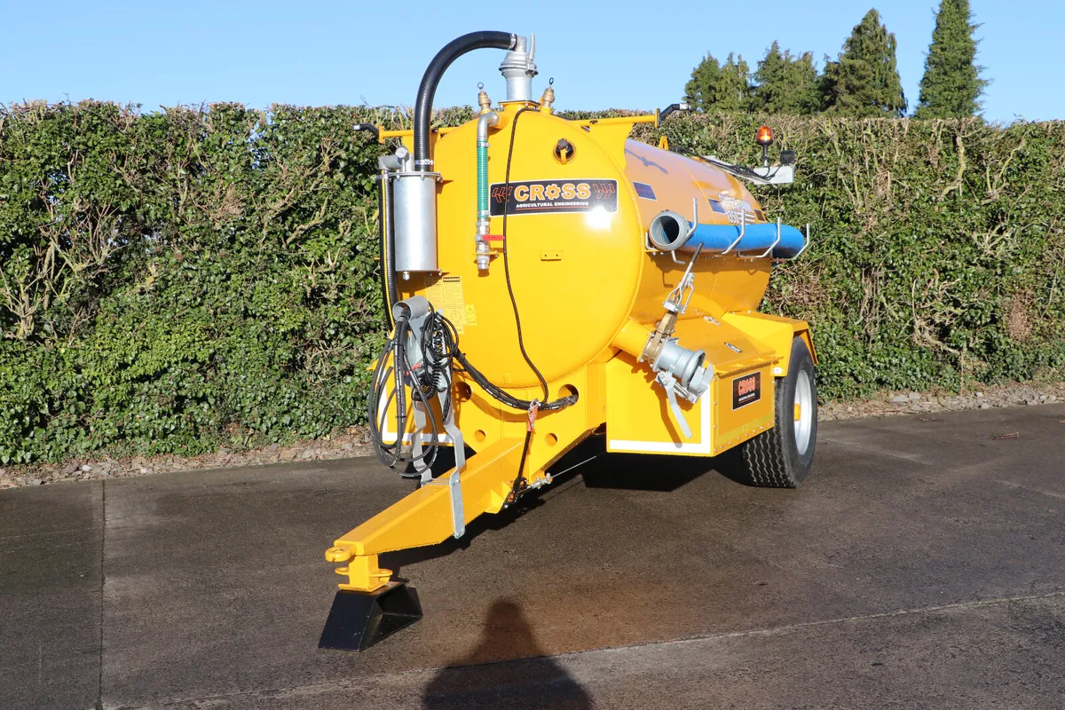 1350 Water Bowser/Dust Suppression Tanker - Image 2