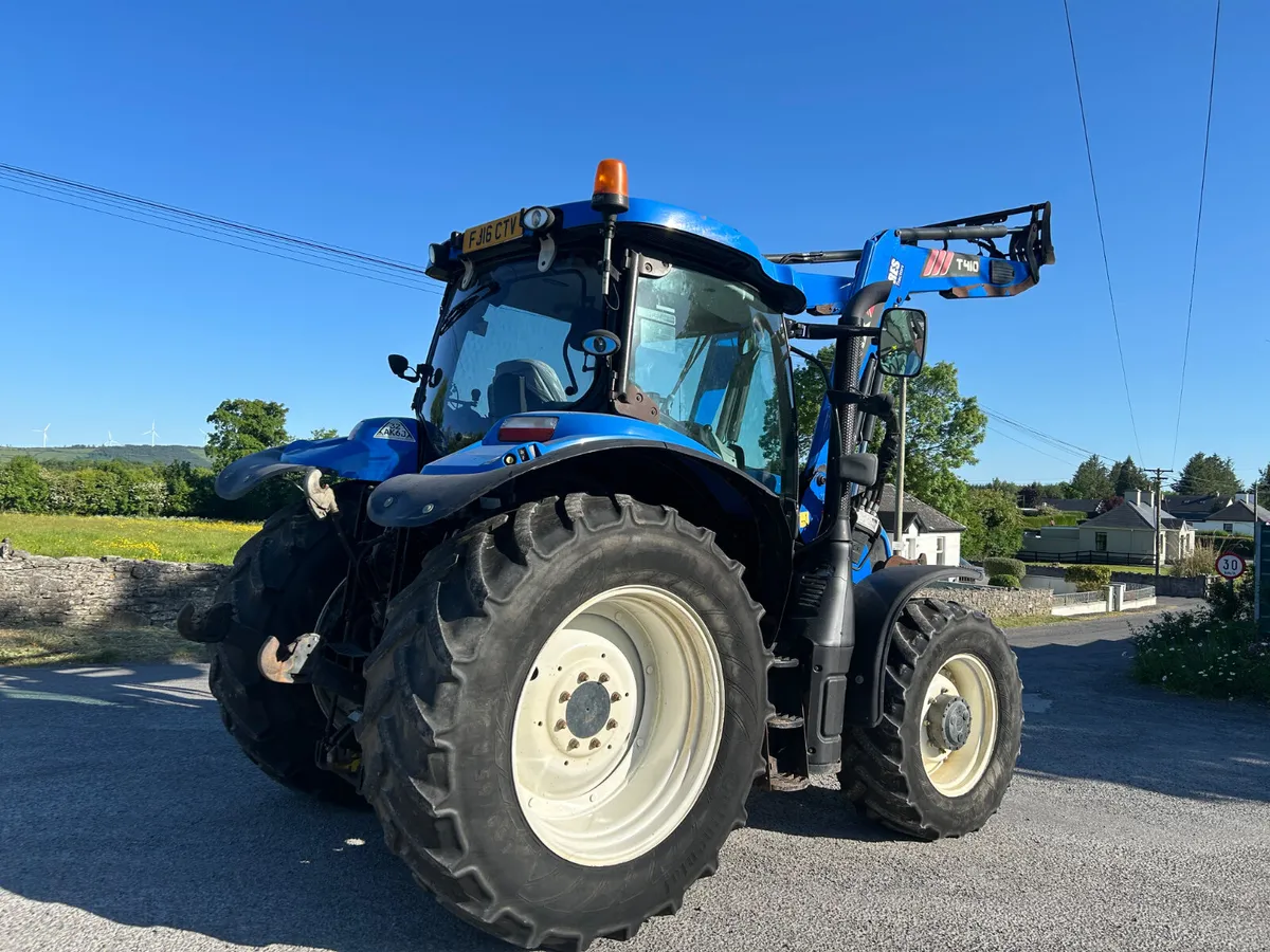 2016 New Holland T6.140 with Loader - Image 3