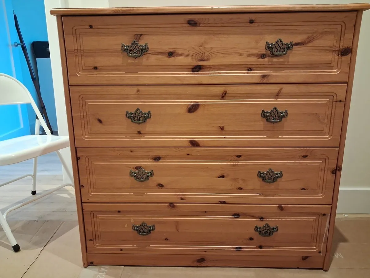 Chest of drawers - Image 1