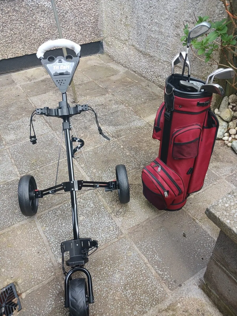 Golf Clubs & Golf trolley - Image 1