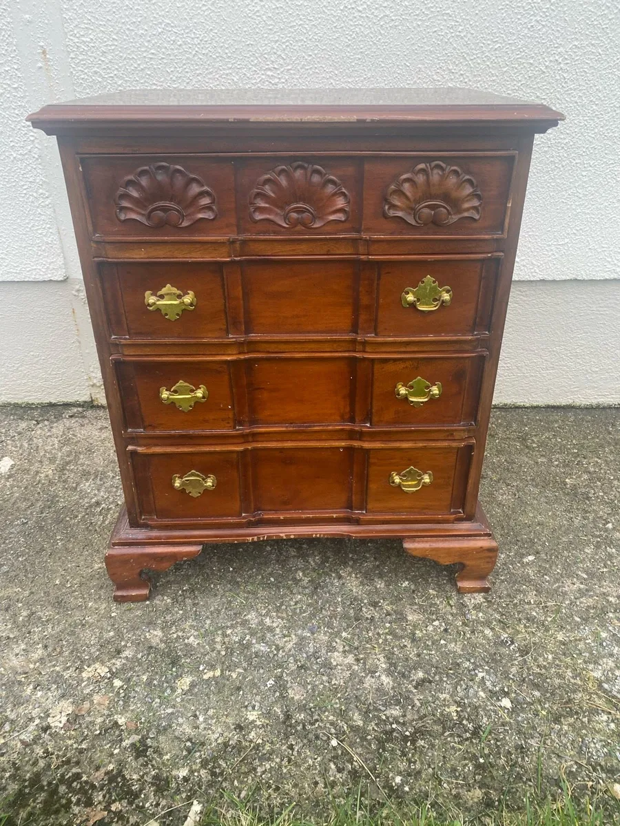Solid mahogany chest of drawers - Image 1