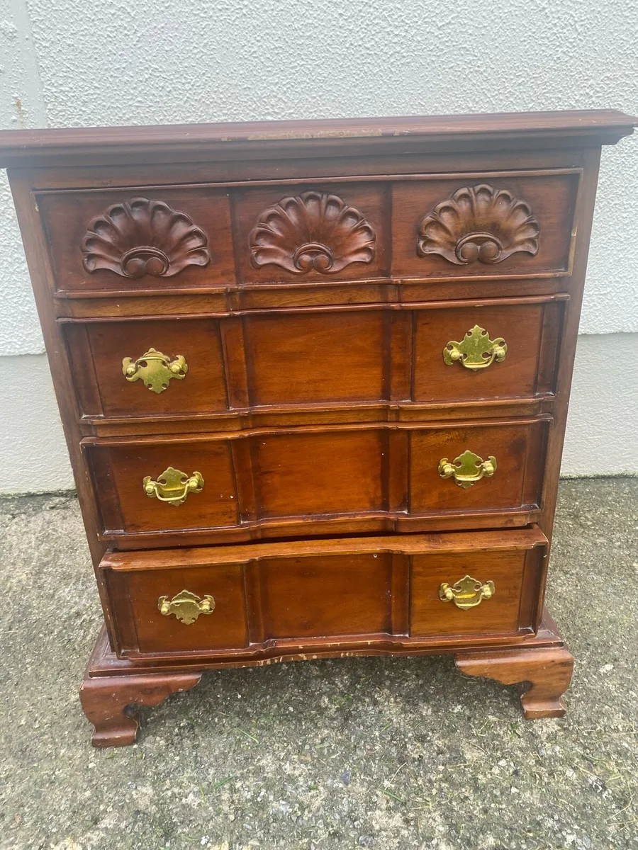 Solid mahogany chest of drawers - Image 2