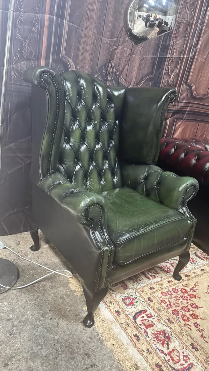 Antique Chesterfield Anne Queen armchair - Image 3