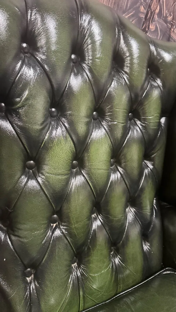 Antique Chesterfield Anne Queen armchair - Image 4