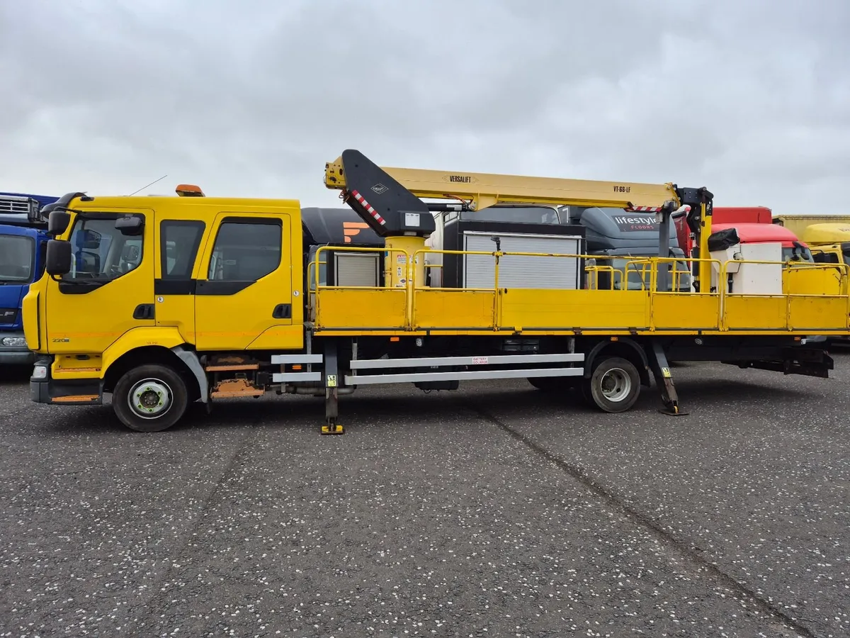 Renault double cab 24m Hoist - Image 2