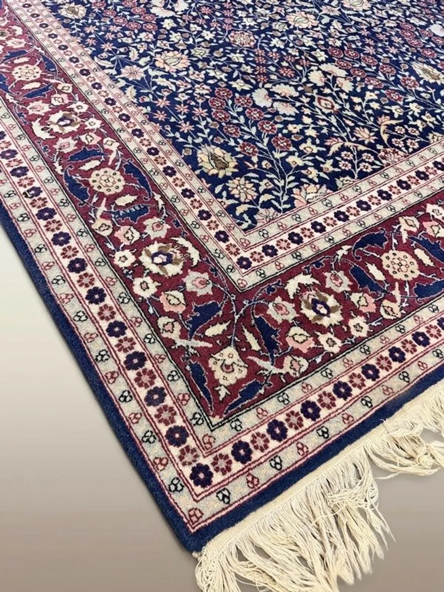 Elegant Hand Knotted Kerman Rug in Excellent Condition - Image 2
