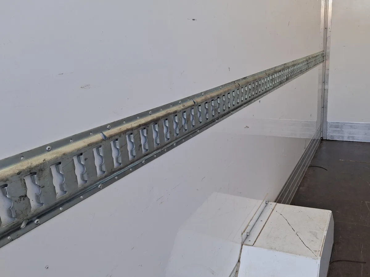 Citroen LOW Floor HUGE Volume 2.6m High - Image 3